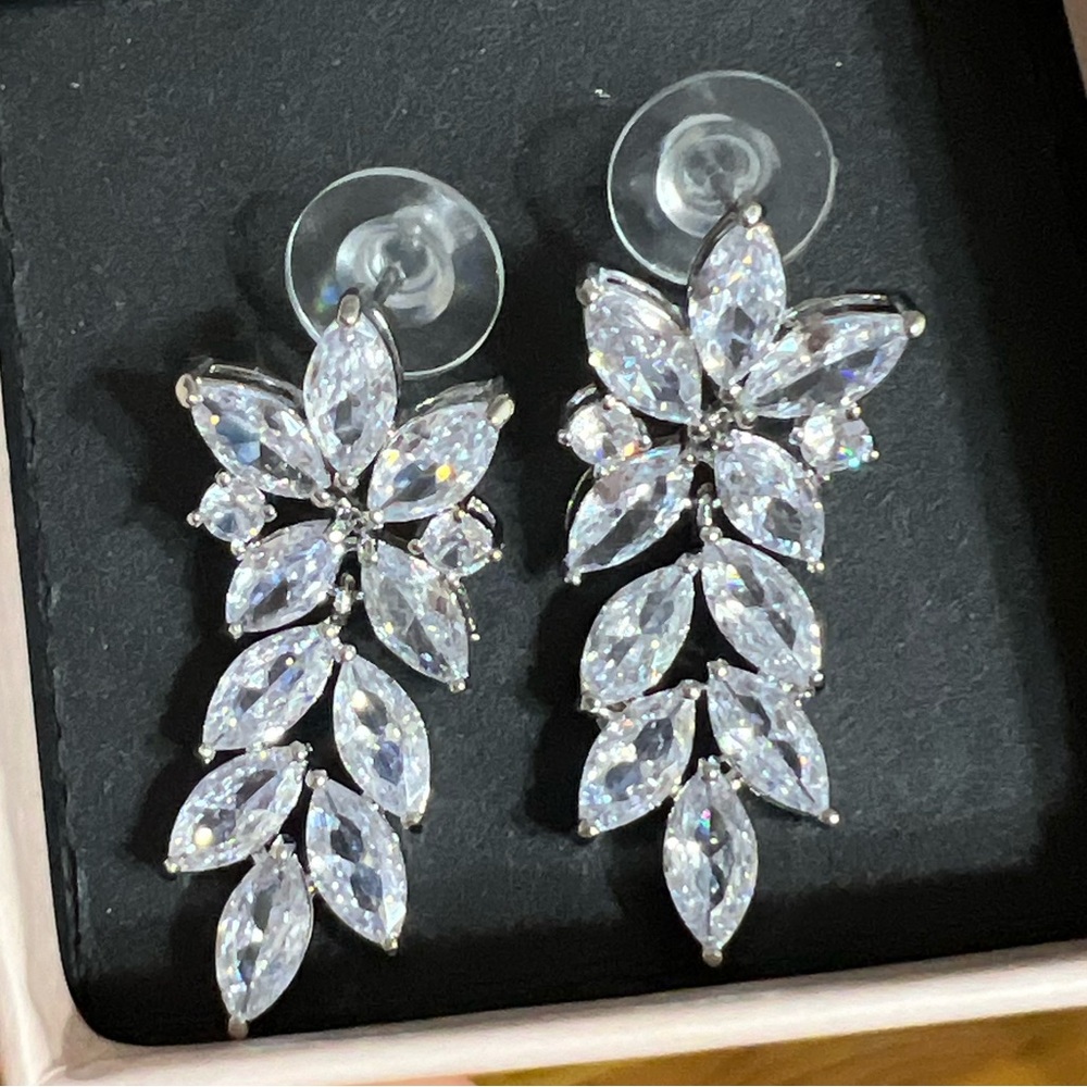 New in box sparkle silver earrings